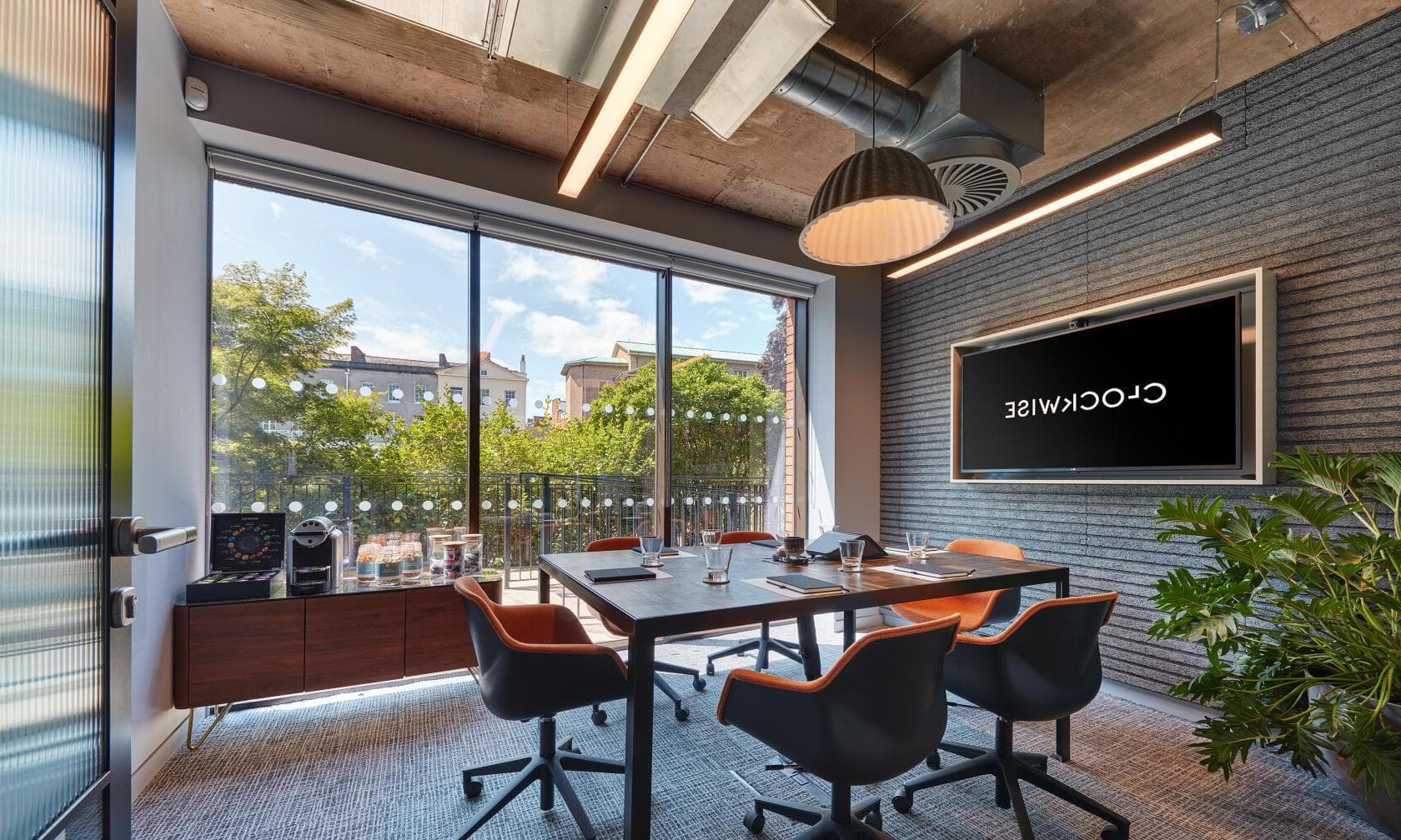 CM:04 (6 People), Clockwise Exeter photo #1