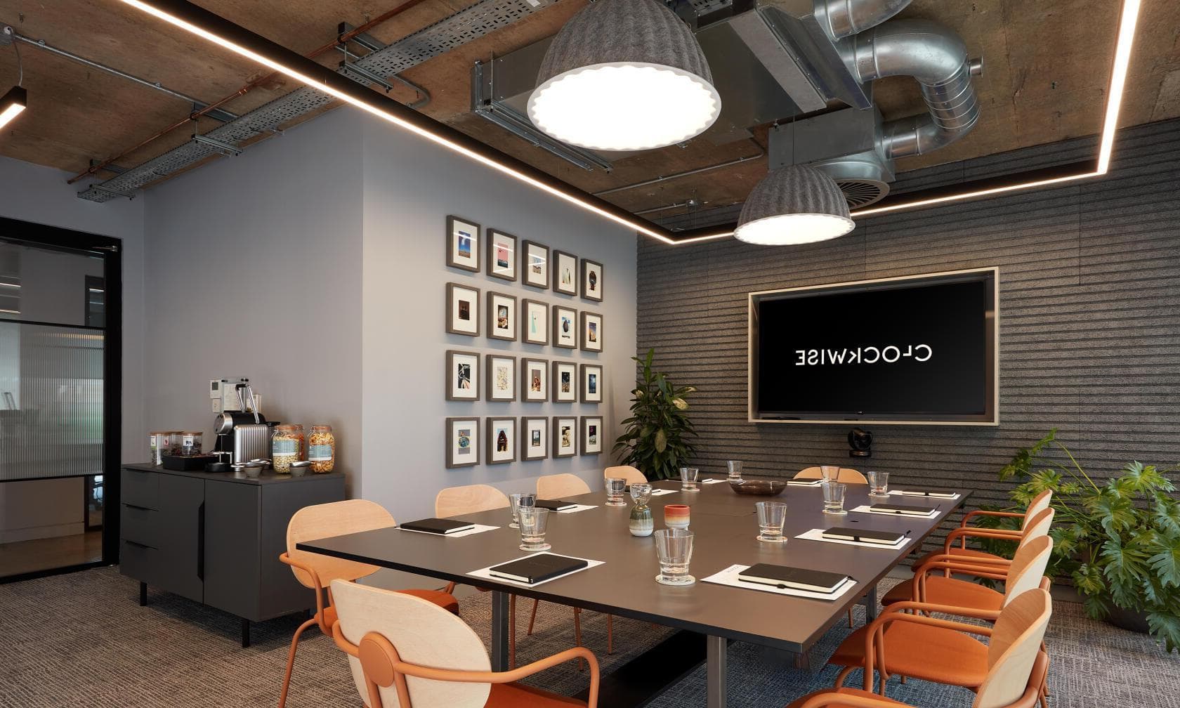 CM:03 (10 People), Clockwise Exeter photo #1