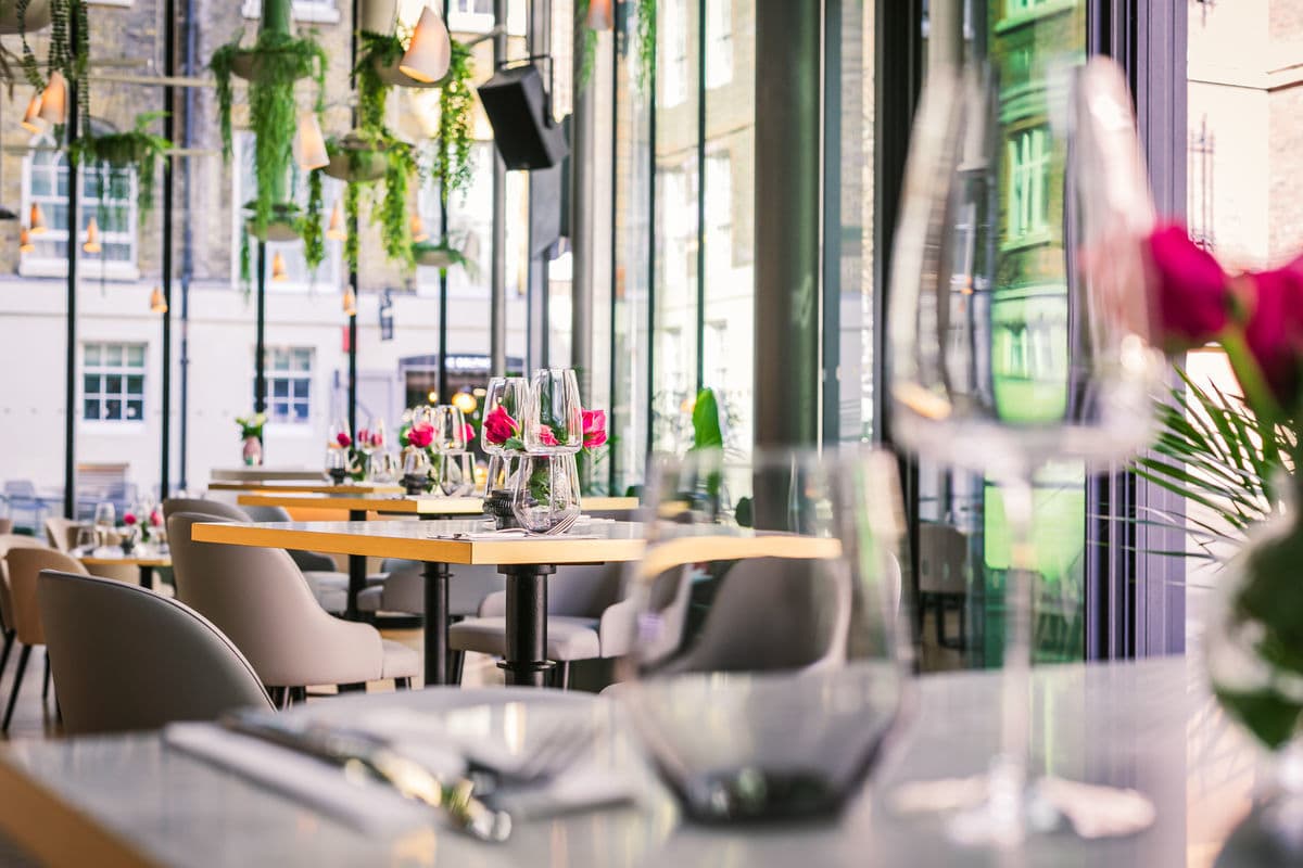 Group Bookings, The Listing Bar photo #2