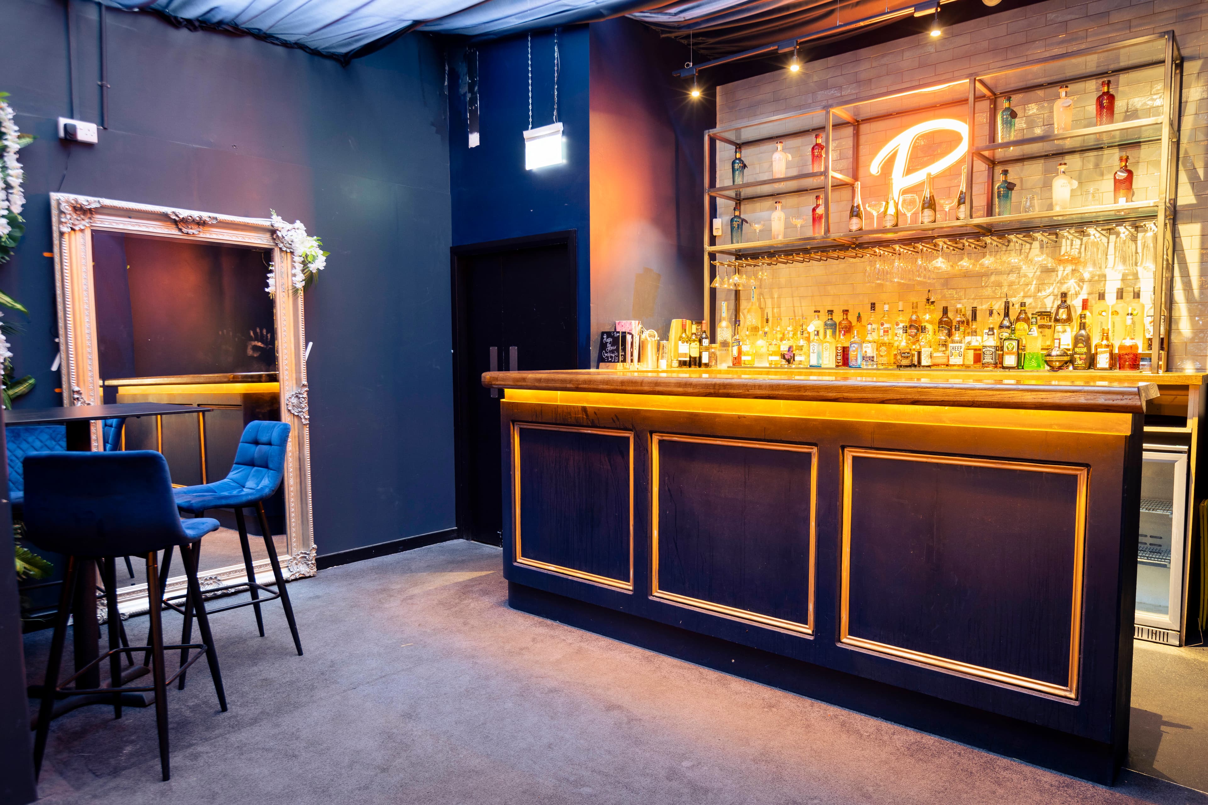 Semi Private, Playlist Live photo #1