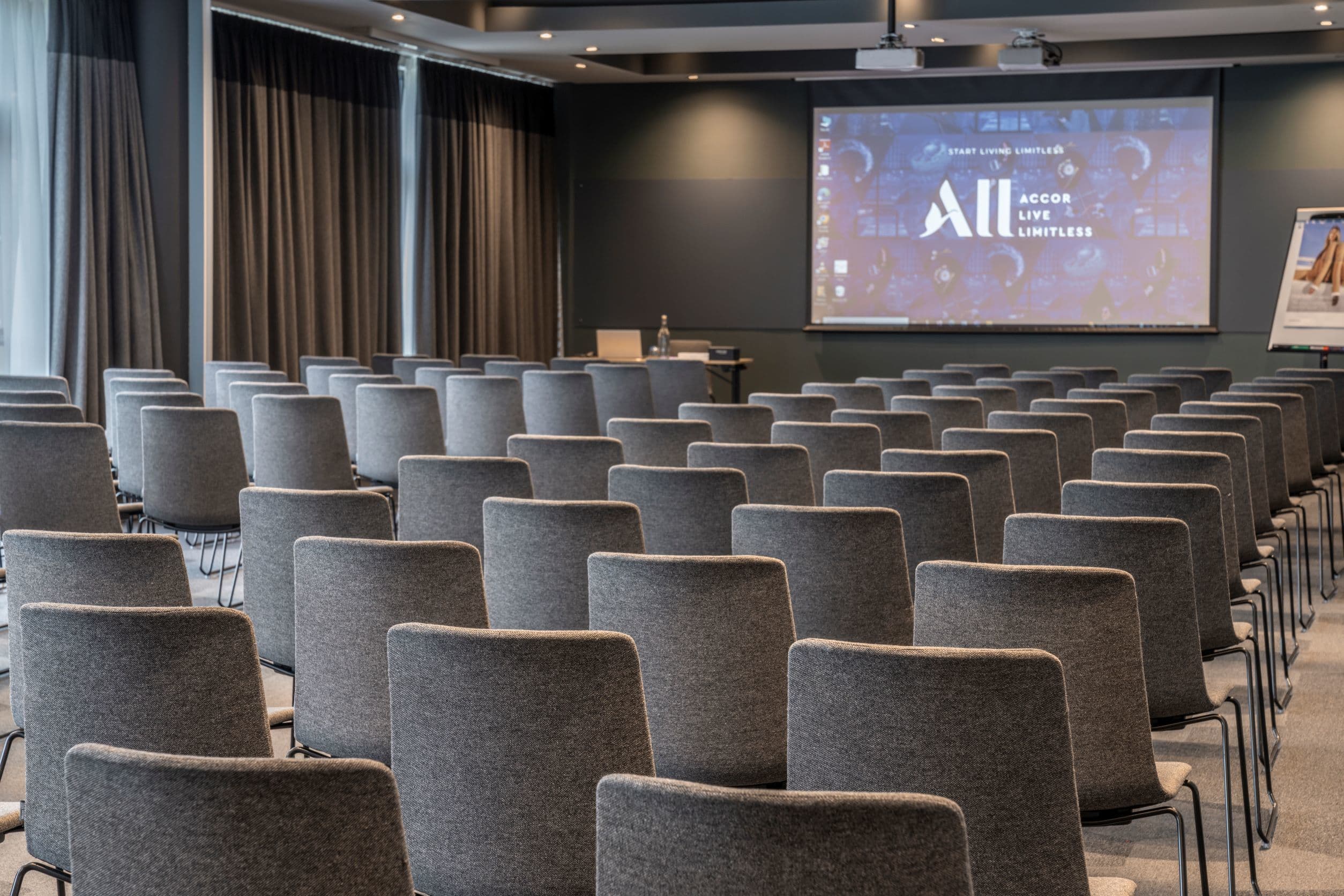 Hermiston Suite, Novotel Edinburgh Park photo #1