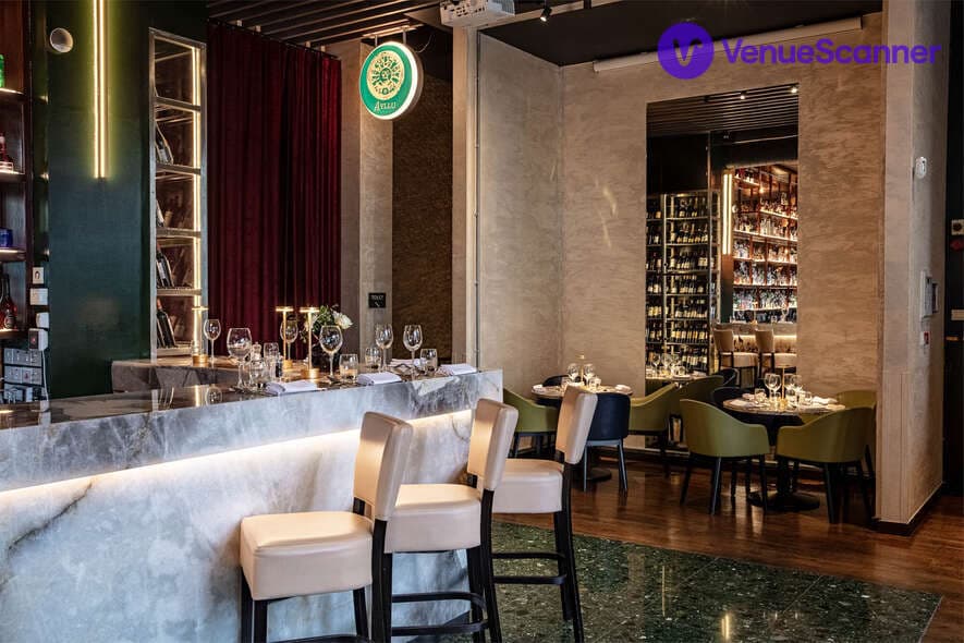 Smith's Bar & Grill, Smith's Bar photo #3