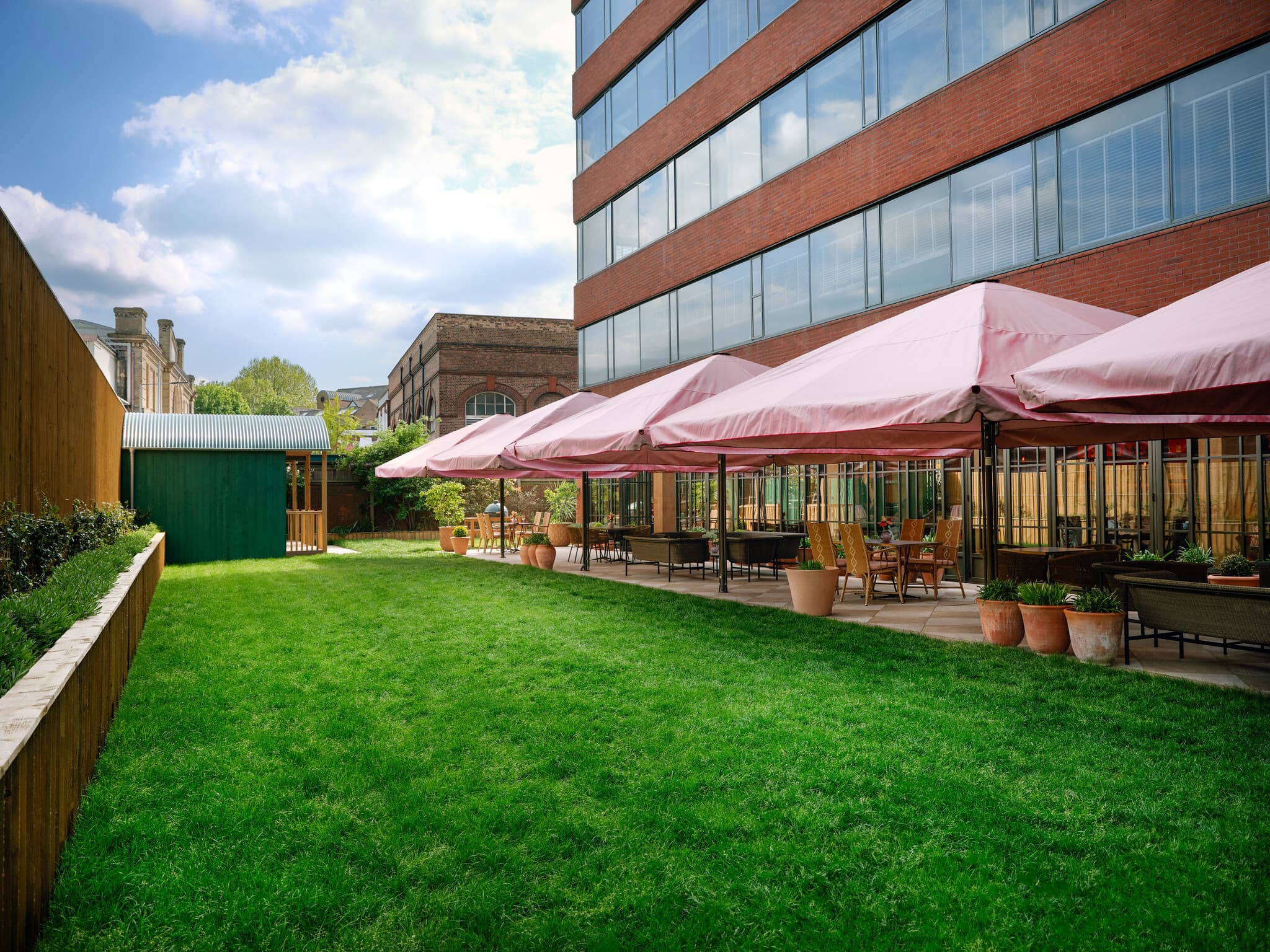 Bar Area And Garden, Pavilion Club Fulham photo #13