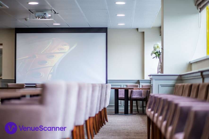 Notts County Football Club, Directors' Suite photo #3