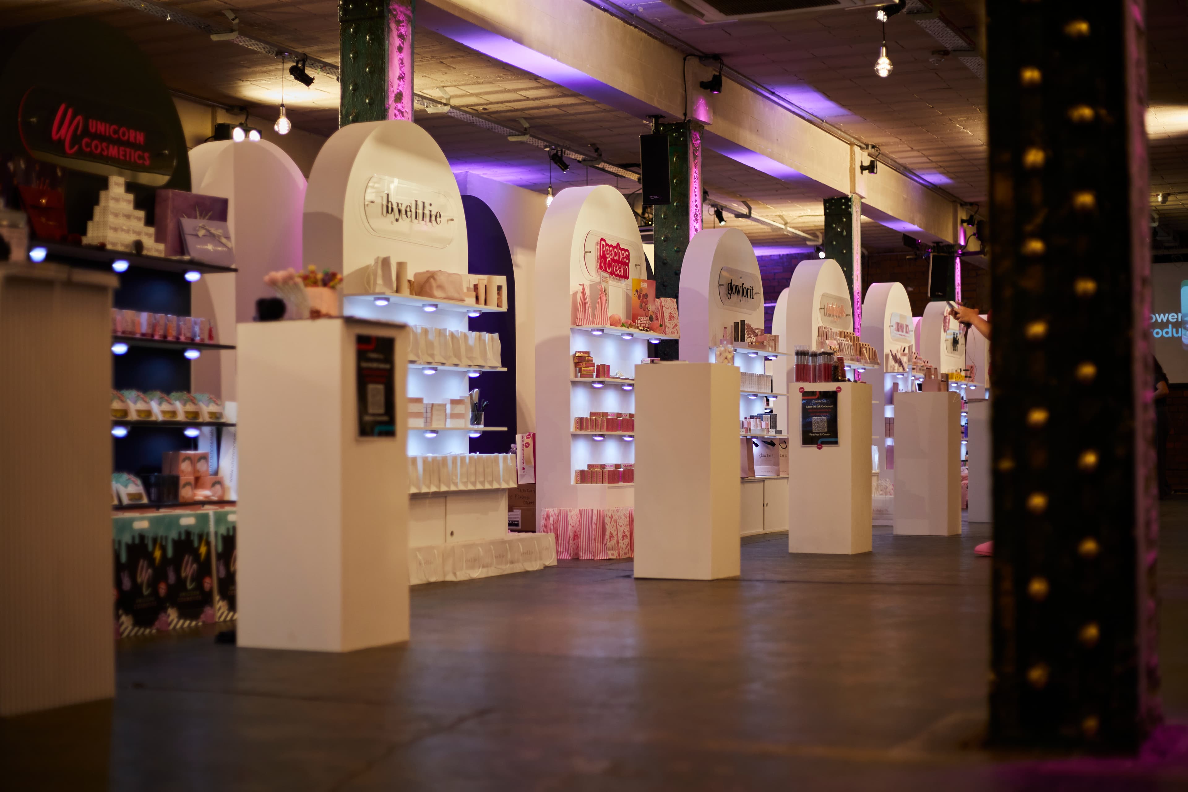 The Bays, Victoria Warehouse photo #6