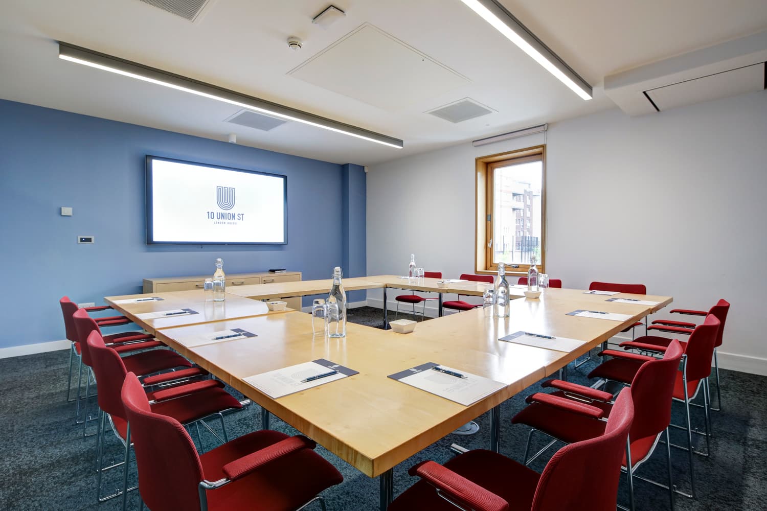 Room 202, 10 Union Street photo #2