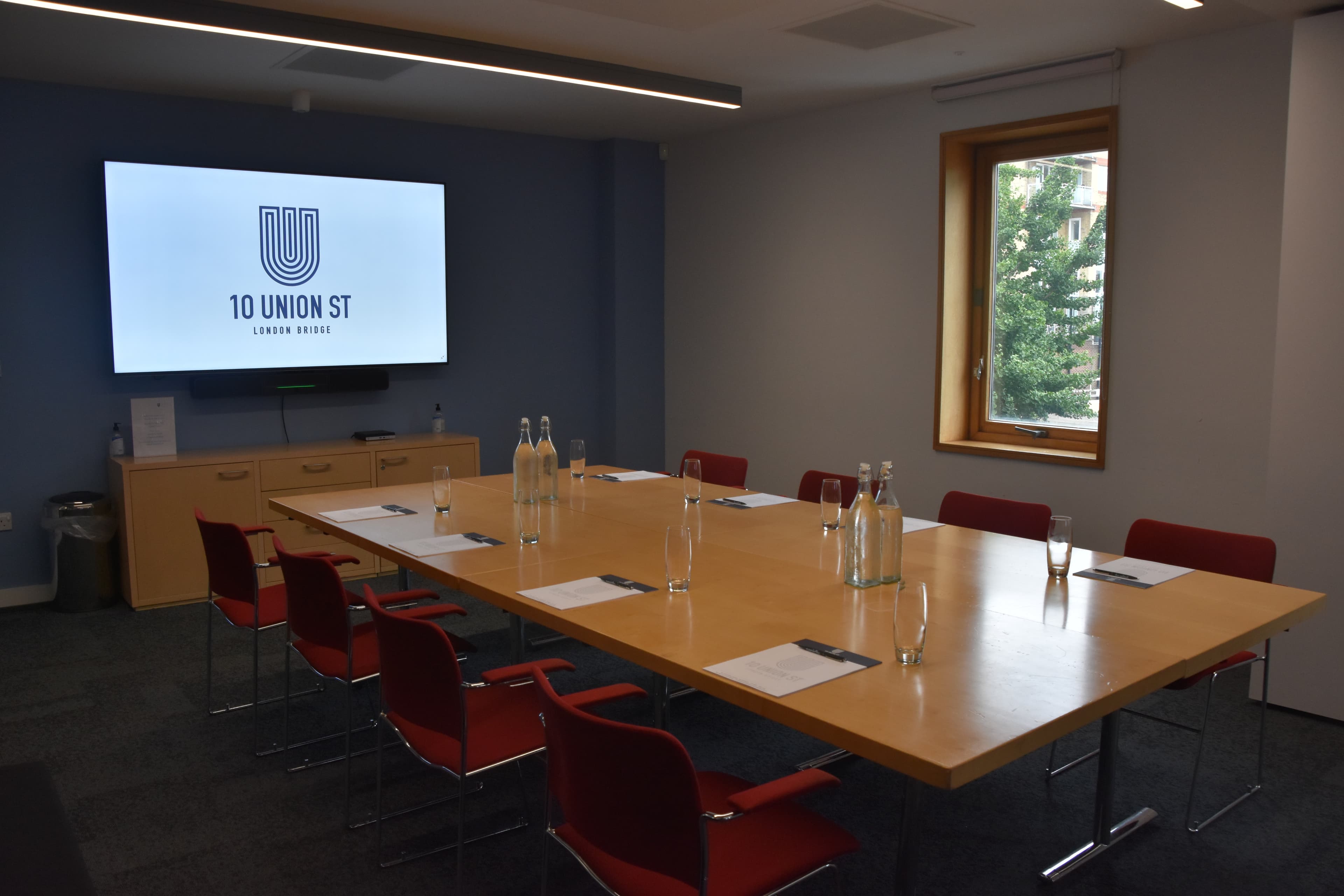 Room 202, 10 Union Street photo #3