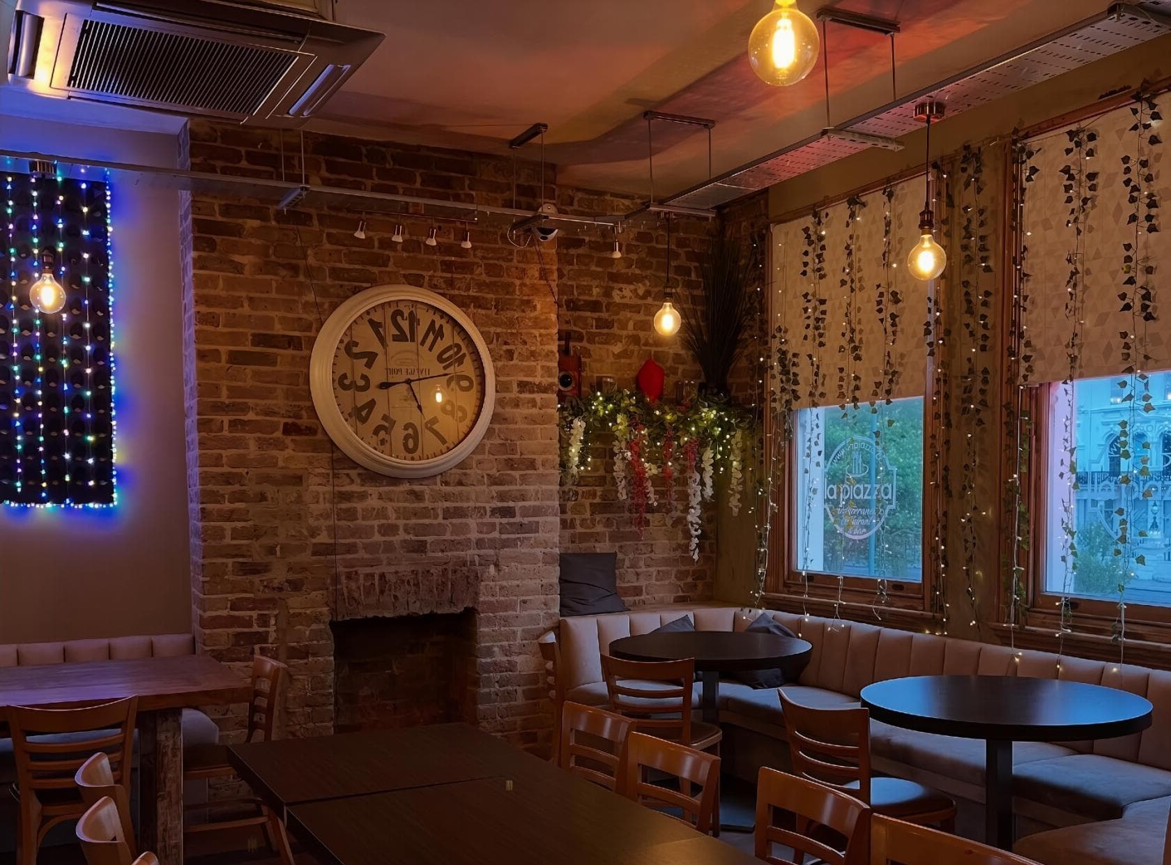 Semi-Private, La Piazza photo #1