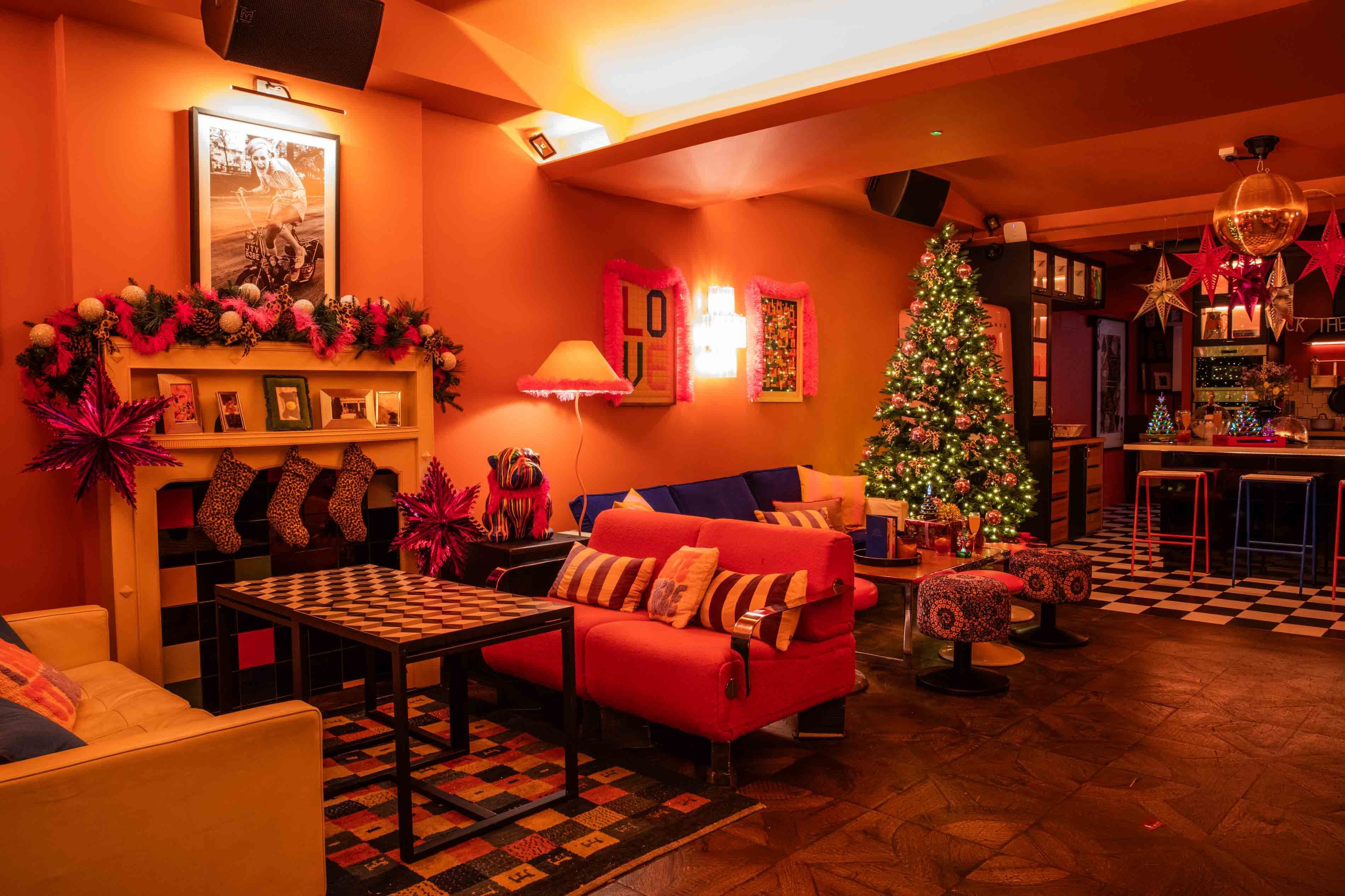 Christmas At The Little Violet Door, Little Violet Door photo #12