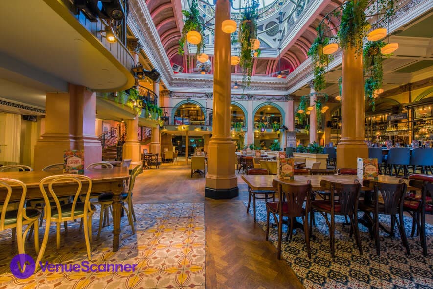 Revolucion De Cuba Belfast, Whole Venue photo #3