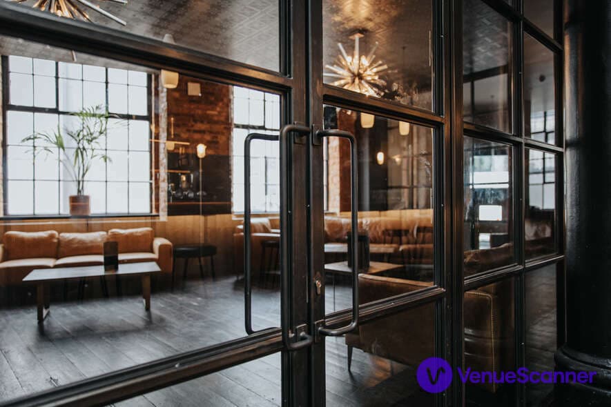 BRIX, Lounge photo #3