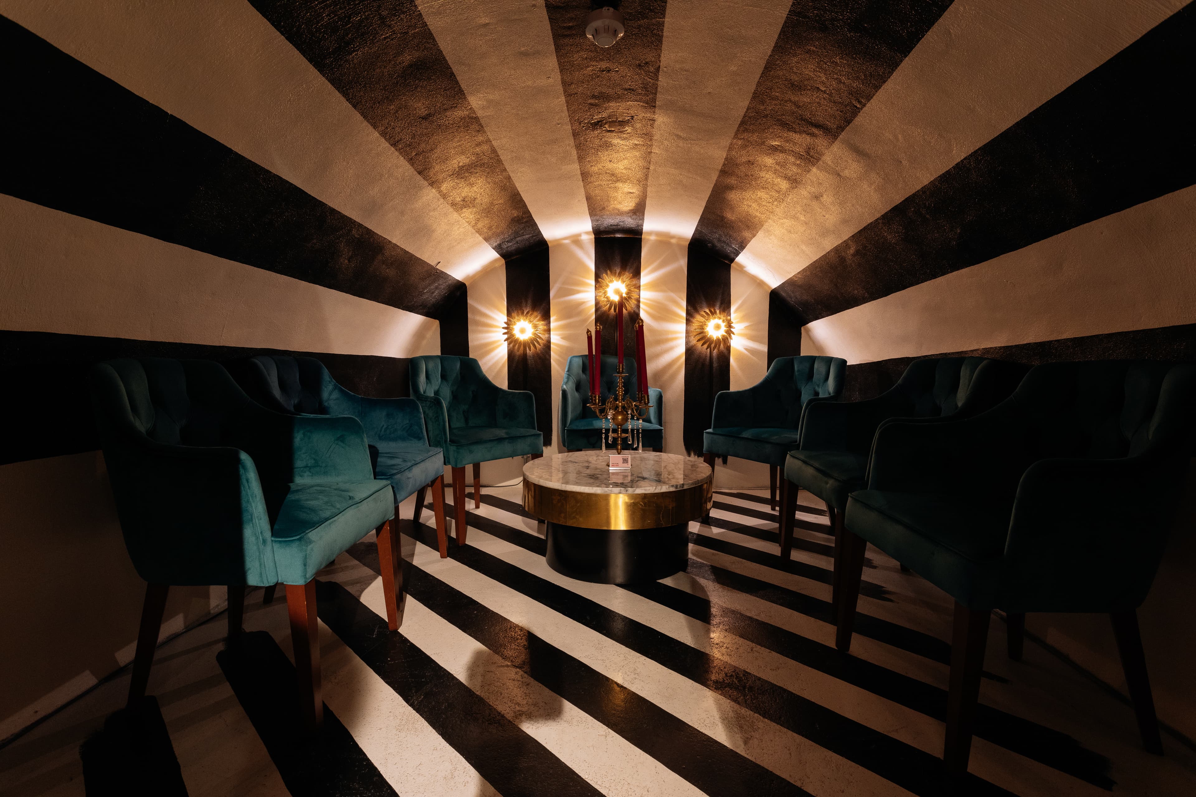 Kitty's Bar, Mrs Riot photo #2