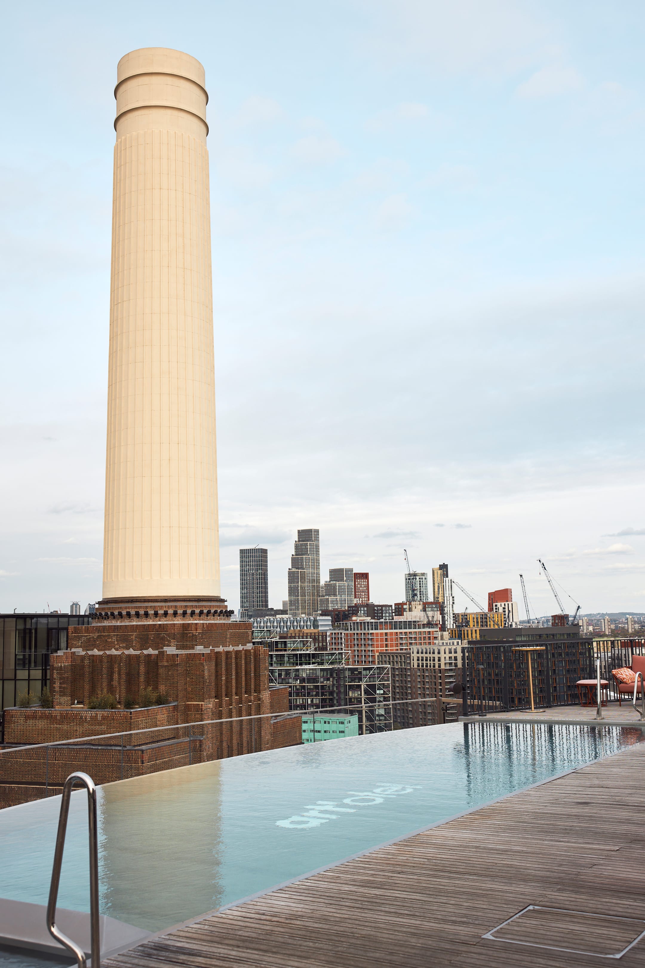 Photo of Art’otel London Battersea, JOIA Restaurant And Rooftop, PEROLA Bar