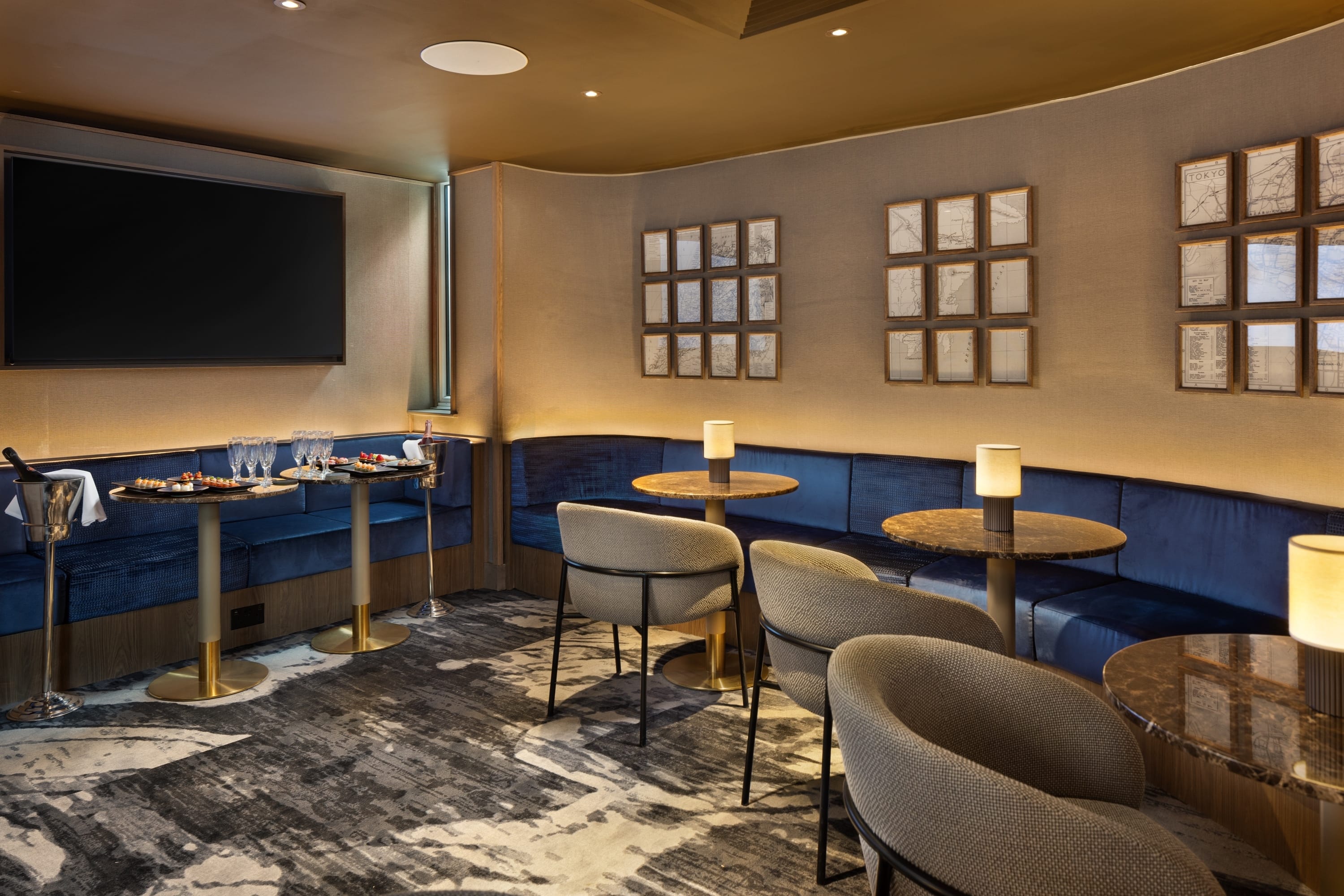 Photo of Mercure London Earls Court Hotel & Conference Centre, Barnaby's Lounge Bar