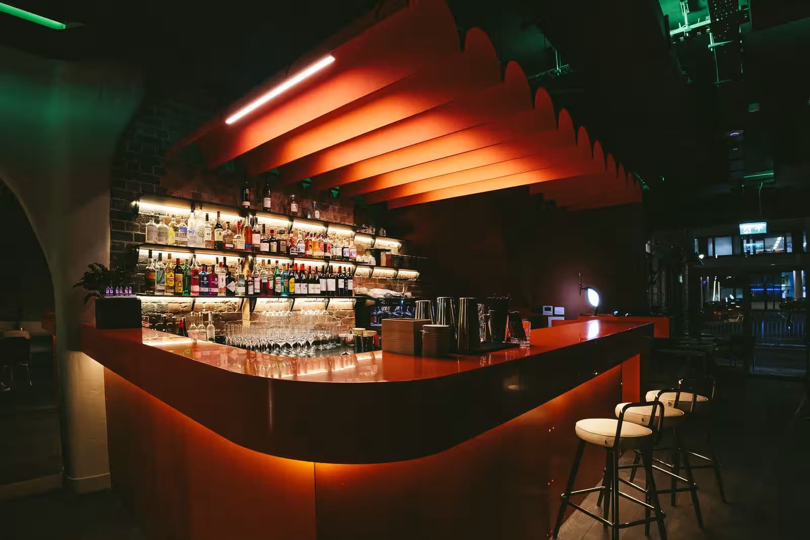 Full Restaurant, Bennie Restaurant & Bar photo #2