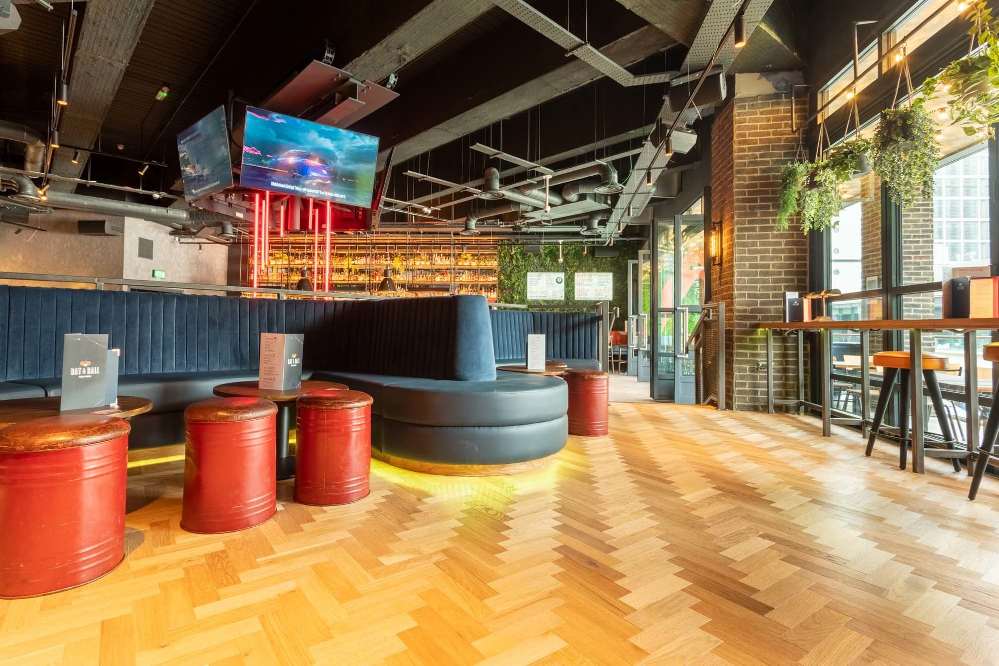 Player's Lounge, Bat & Ball photo #1