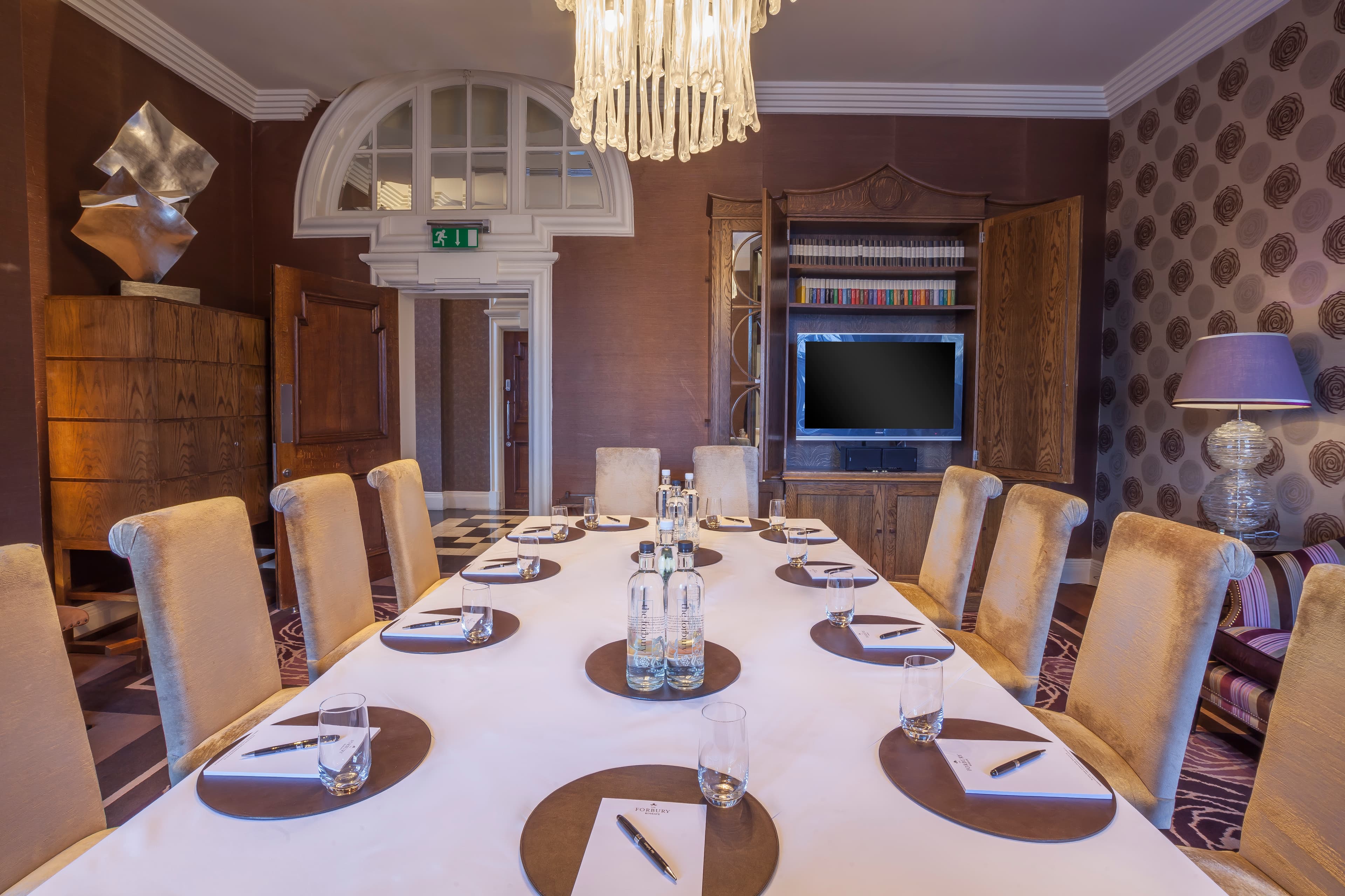 Library & Lounge, The Roseate Reading photo #3